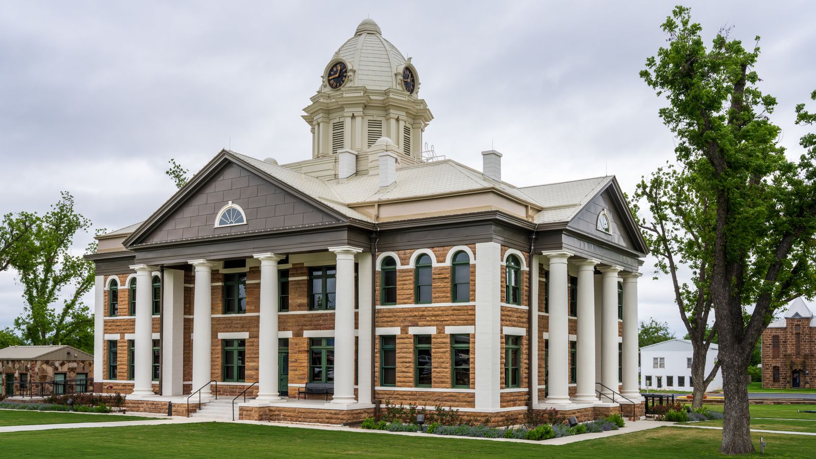 Lindsey-Flanigan Courthouse. Denver district, county and juvenile divisions, 520 West Colfax Avenue.